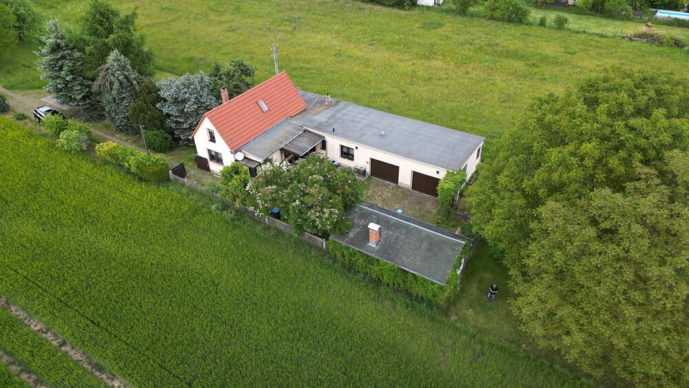 Thumbnail-Einfamilienhaus in Alleinlage mit großem Grundstück