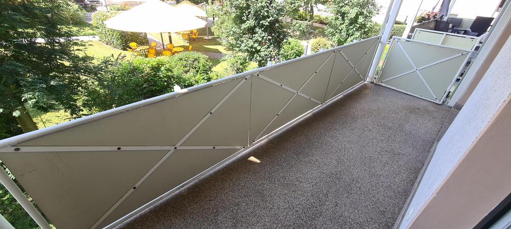 Thumbnail-helle und kpl. sanierte Zweizimmerwohnung im ruhigen grünen Umfeld