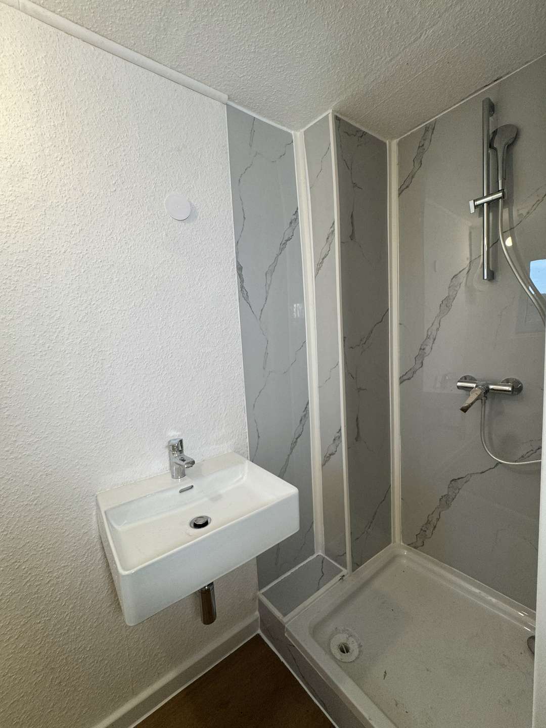Thumbnail-Großzügige, renovierte 5-Zimmer-Dachgeschosswohnung in Bochum-Wattenscheid – perfekt für Familien