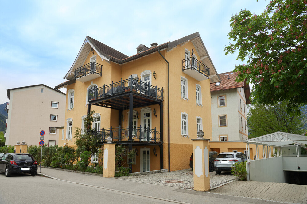 Thumbnail-Außergewöhnliche, generalsanierte Villa in bester Innenstadtlage von 83435 Bad Reichenhall.