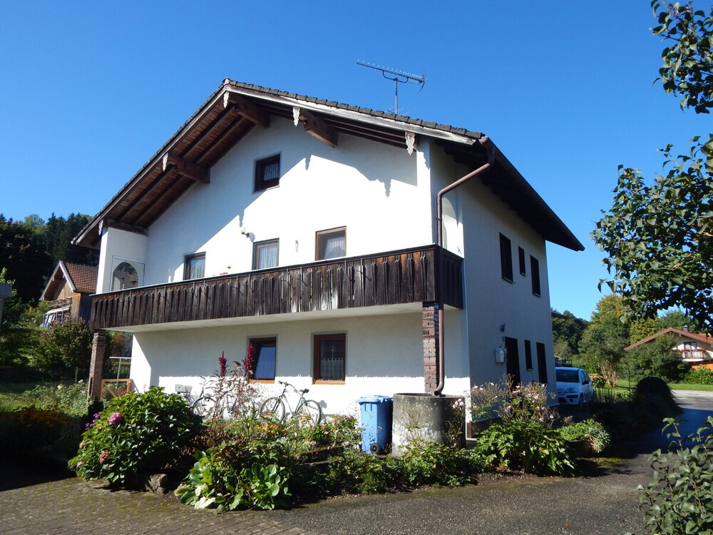 Thumbnail-Vermietetes Zweifamilienhaus mit Entwicklungspotenzial in idyllischer Lage von Oberteisendorf