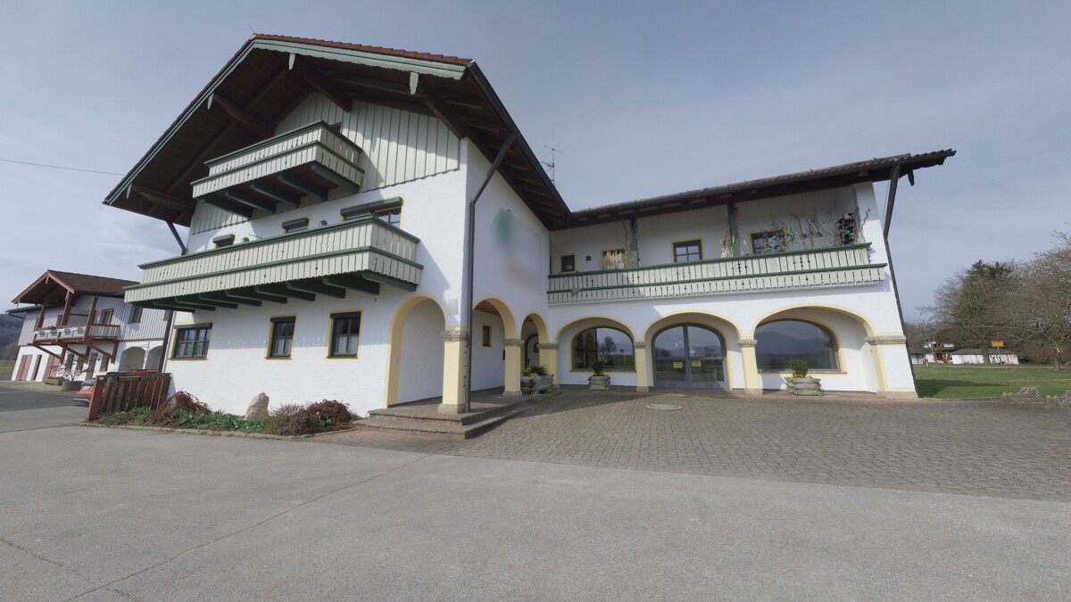 Thumbnail-Attraktive, großzügige 3-Zimmer-Mietwohnung mit Galerie und Balkon in Ainring - sofort verfügbar!