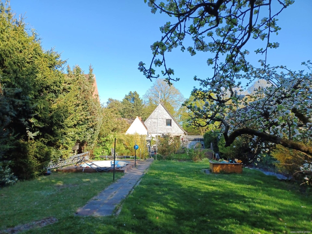 Thumbnail-Freistehendes Einfamilienhaus in Bad Schwartau mit Garage