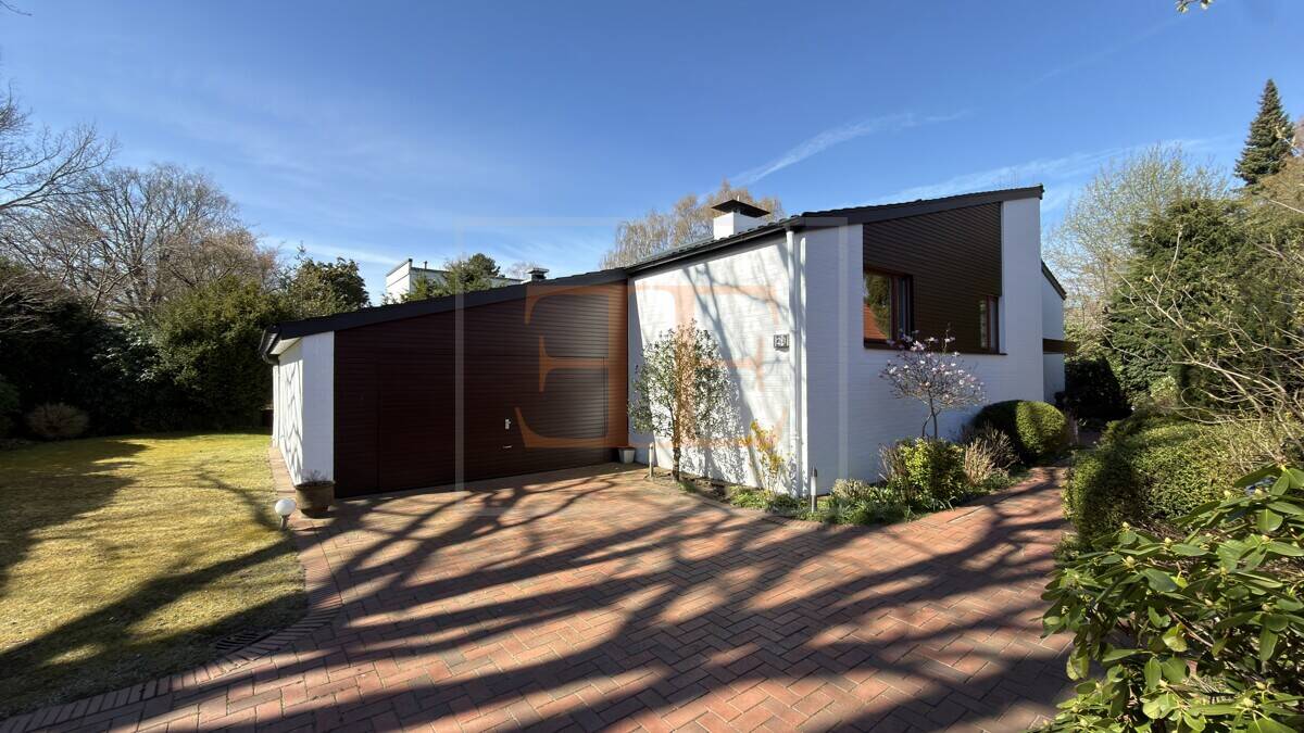 Thumbnail-Charakterstarkes Architektenhaus mit Wellnessbereich und Indoor-Pool in Hamburg-Volksdorf