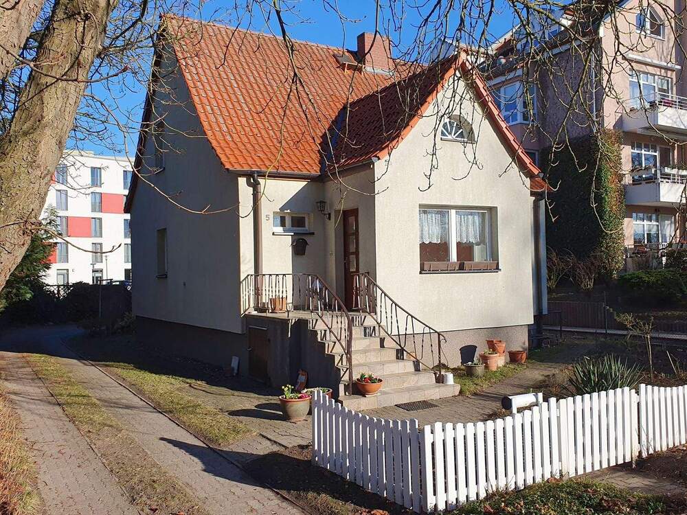 Thumbnail-Einfamilienhaus mit Garage - nur wenige Gehminuten zum Tollensesee und ins Stadtzentrum