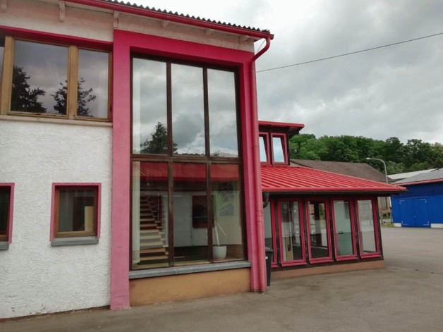 Thumbnail-Gewerbeobjekt mit Wohnhaus