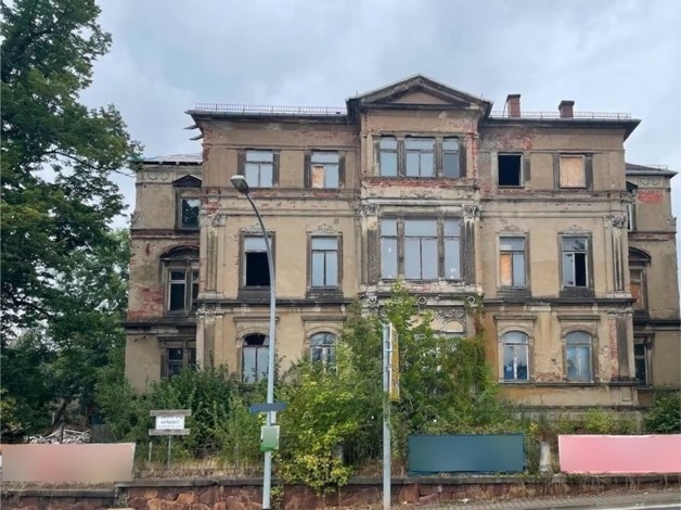 Thumbnail-Denkmalvilla und Haus dazu geschenkt