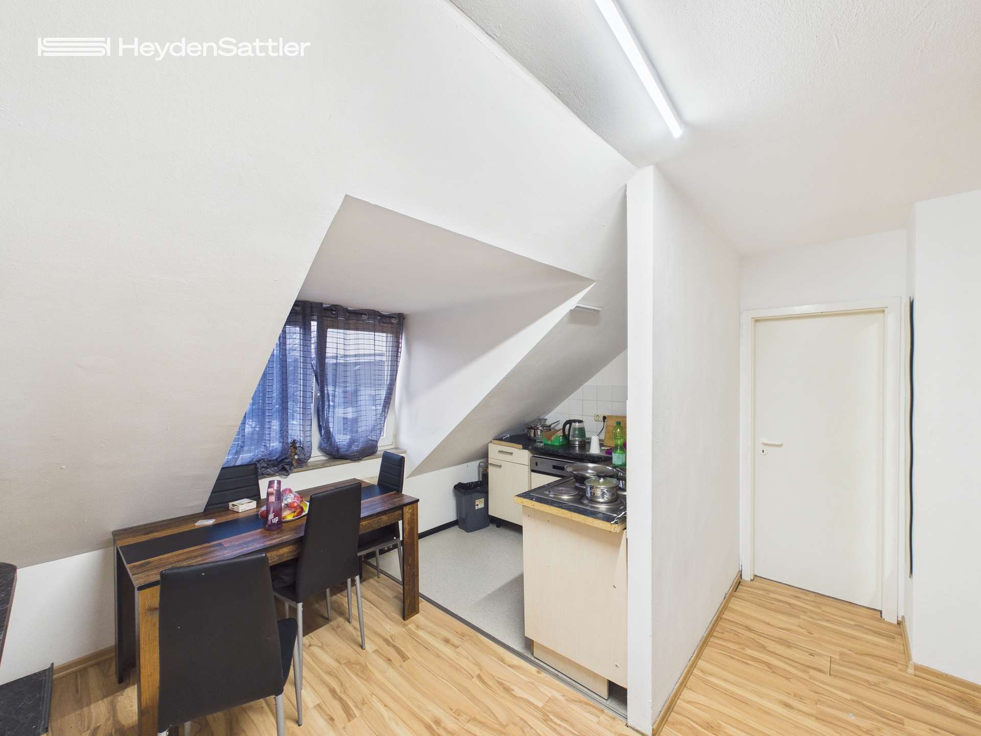 Thumbnail-Attraktive DG-Wohnung mit solider Vermietung - 2-Zimmer-Wohnung in Augsburg Lechhausen