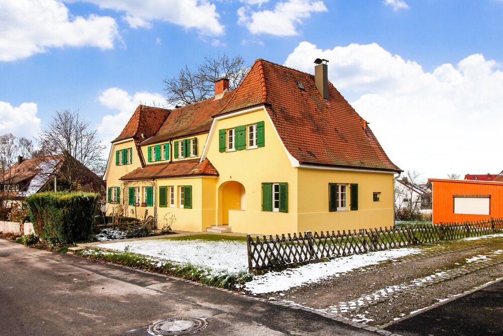 Thumbnail-Bezaubernde Doppelhaushälfte mit liebevollen Details und Garage in Rottweil!