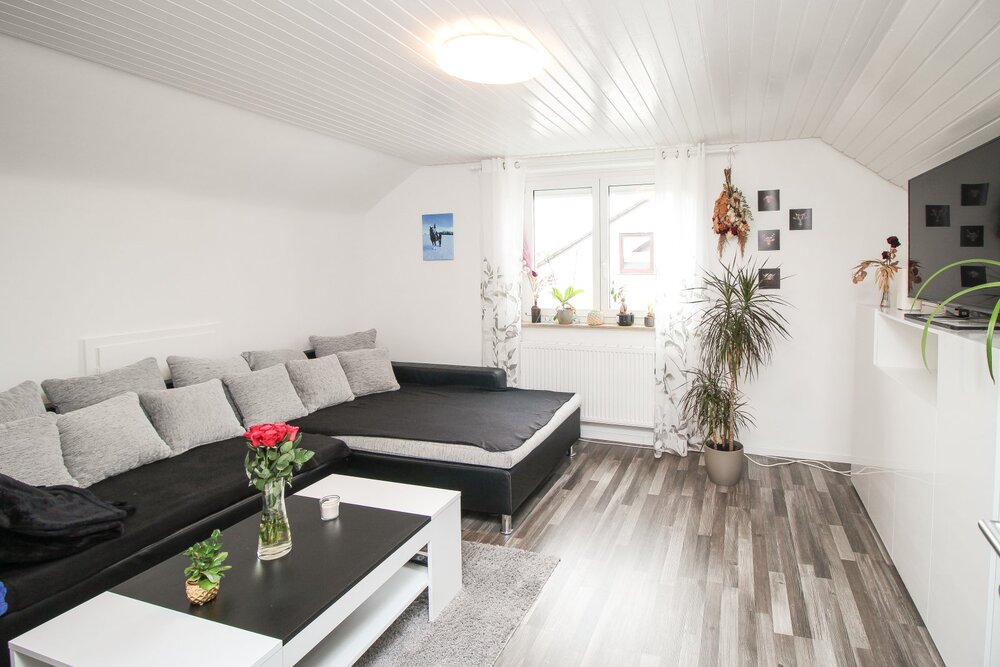 Thumbnail-Mehrfamilienhaus für Selbstnutzer und Kapitalanleger inkl. Garagen!