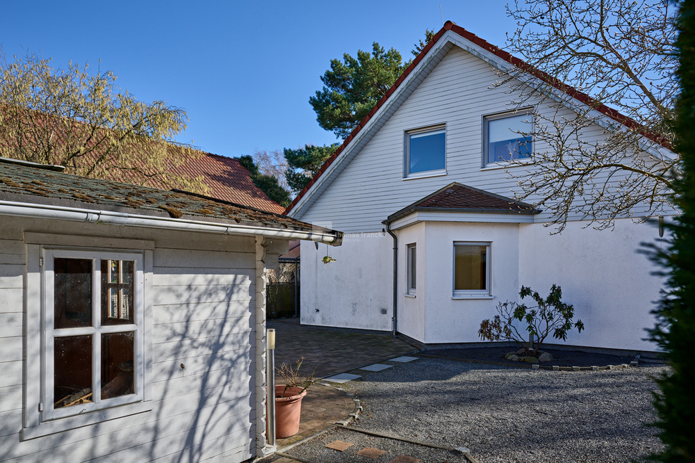 Thumbnail-Raumwunder mit Charme: Modernes Familienidyll auf historischem Grund