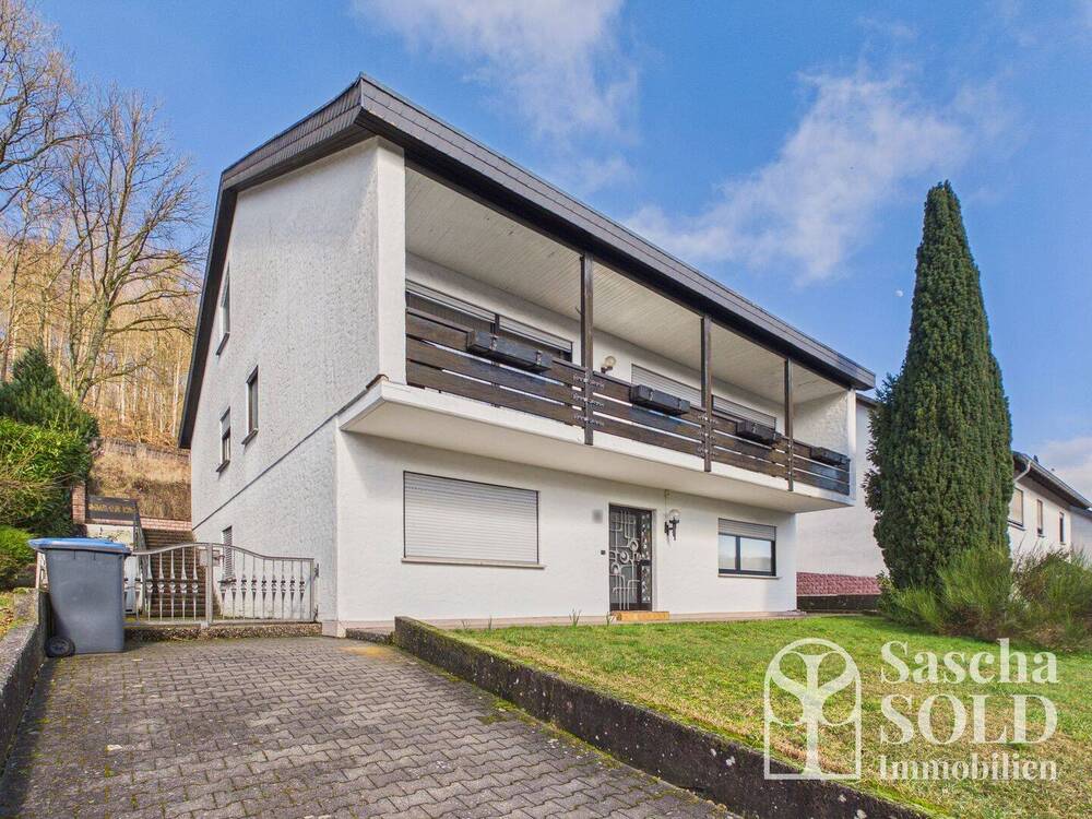 Thumbnail-Großes Einfamilienhaus in begehrter Lage von Oberwürzbach, St. Ingbert mit Terrasse und Südbalkon
