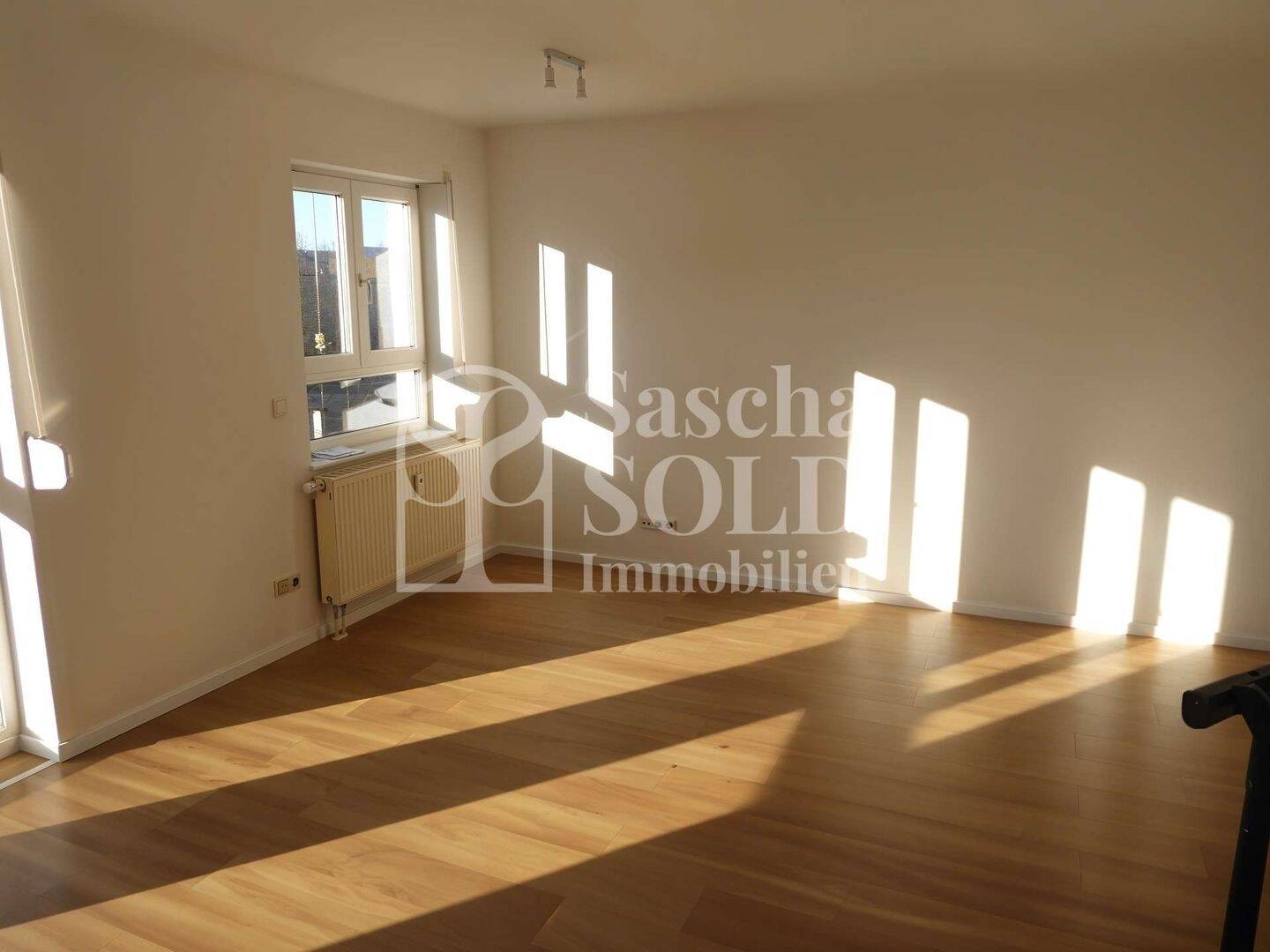 Thumbnail-Zentral in Saarbrücken-Dudweiler: Vermietete, renovierte 2-ZKB-Wohnung mit Stellplatz