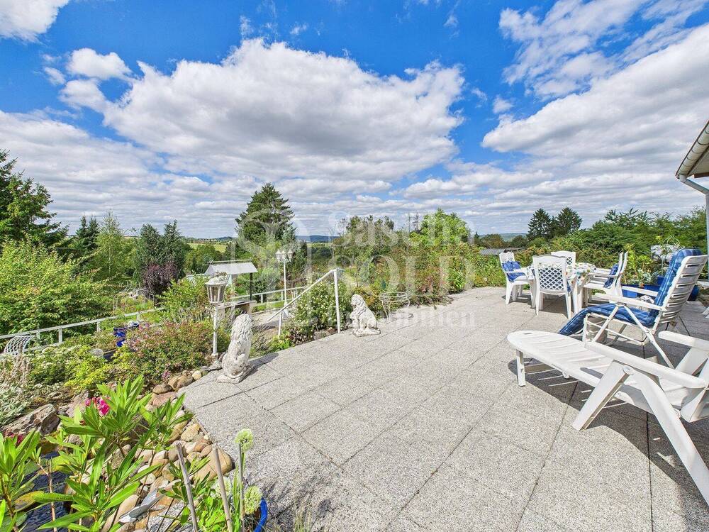 Thumbnail-Charmante Liegenschaft in Merchweiler - mit Garage, Garten, Terrasse und idyllischem Ausblick