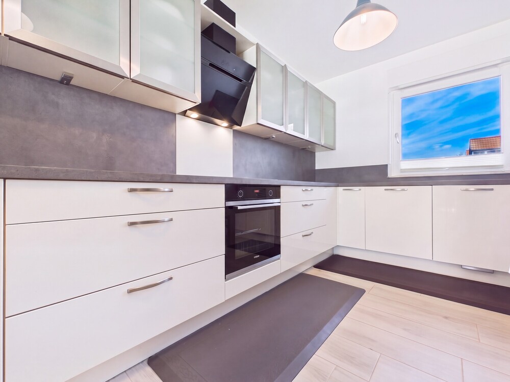 Thumbnail-Modernes Reihenmittelhaus in Frankfurt am Main - Kalbach Einbauküche, Garten, Stellplatz