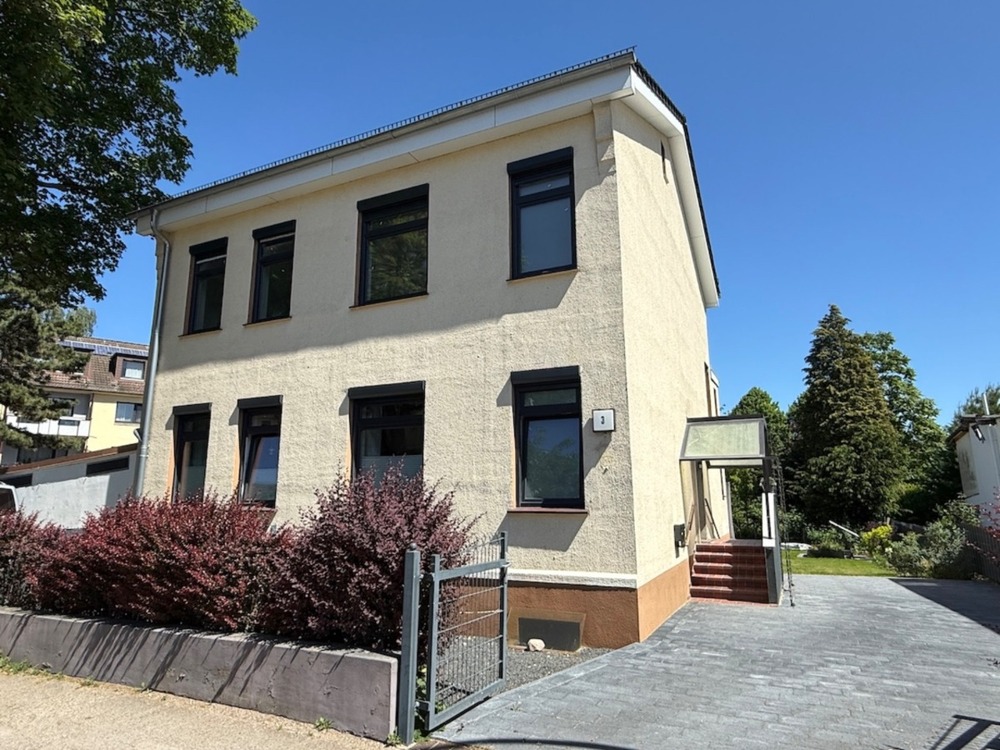 Thumbnail-Großzügiges Familienparadies: Modernisiertes Ein-Zweifamilienhaus - Keine Käuferprovision