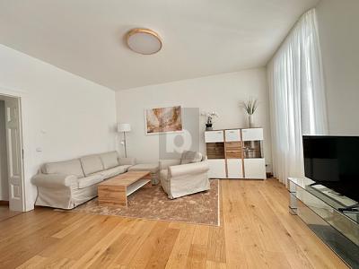 Thumbnail-STILLVOLLE ELEGANZ MIT VORGARTEN