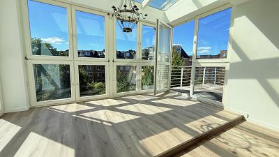 Thumbnail-IM WINTERGARTEN ÜBER DEN DÄCHERN VON OTTENSEN