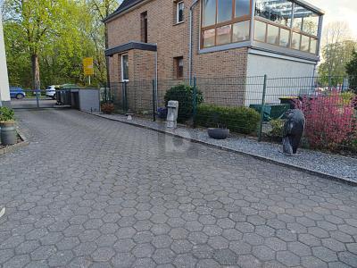 Thumbnail-UMFANGREICH SANIERT MIT SOLIDER RENDITE