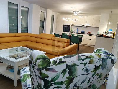 Thumbnail-GERÄUMIGES UND HELLES WOHNKONZEPT