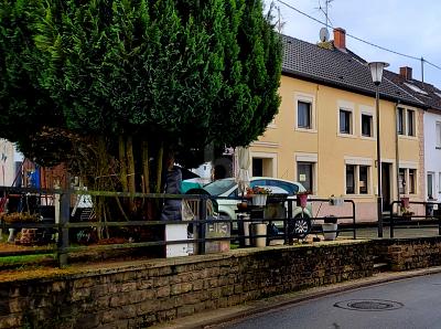 Thumbnail-EHEMALIGES WOHN- UND GESCHÄFTSHAUS