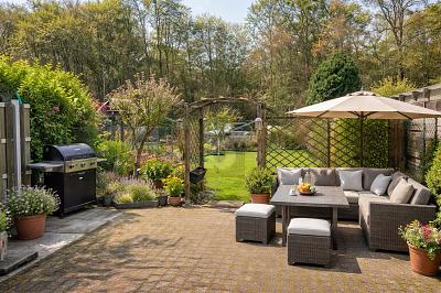 Thumbnail-VIEL PLATZ FÜR GENERATIONEN, IDEEN UND ZUKUNFT