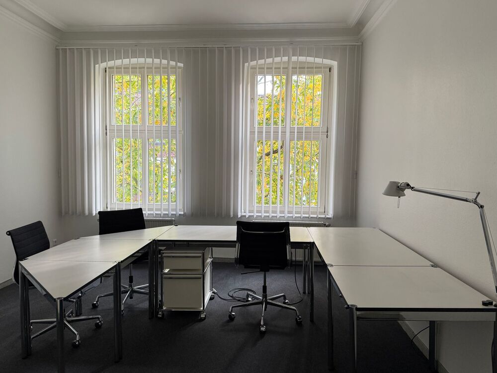 Thumbnail-Repräsentative Bürofläche mit Stuckdecken in Düsseldorf-Pempelfort