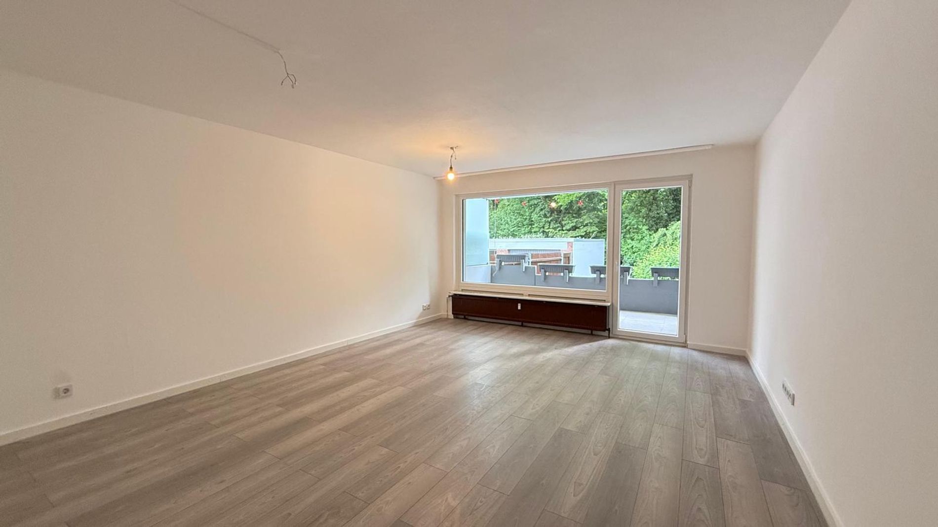 Thumbnail-Helle 3-Zimmer-Wohnung in Hannover-Ahlem mit Stellplatz, Balkon und Hobbykeller