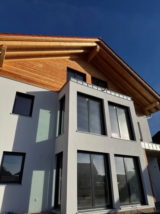 Thumbnail-Helle Erdgeschosswohnung mit Gartenanteil im neuen Holzhaus in Eurasburg
