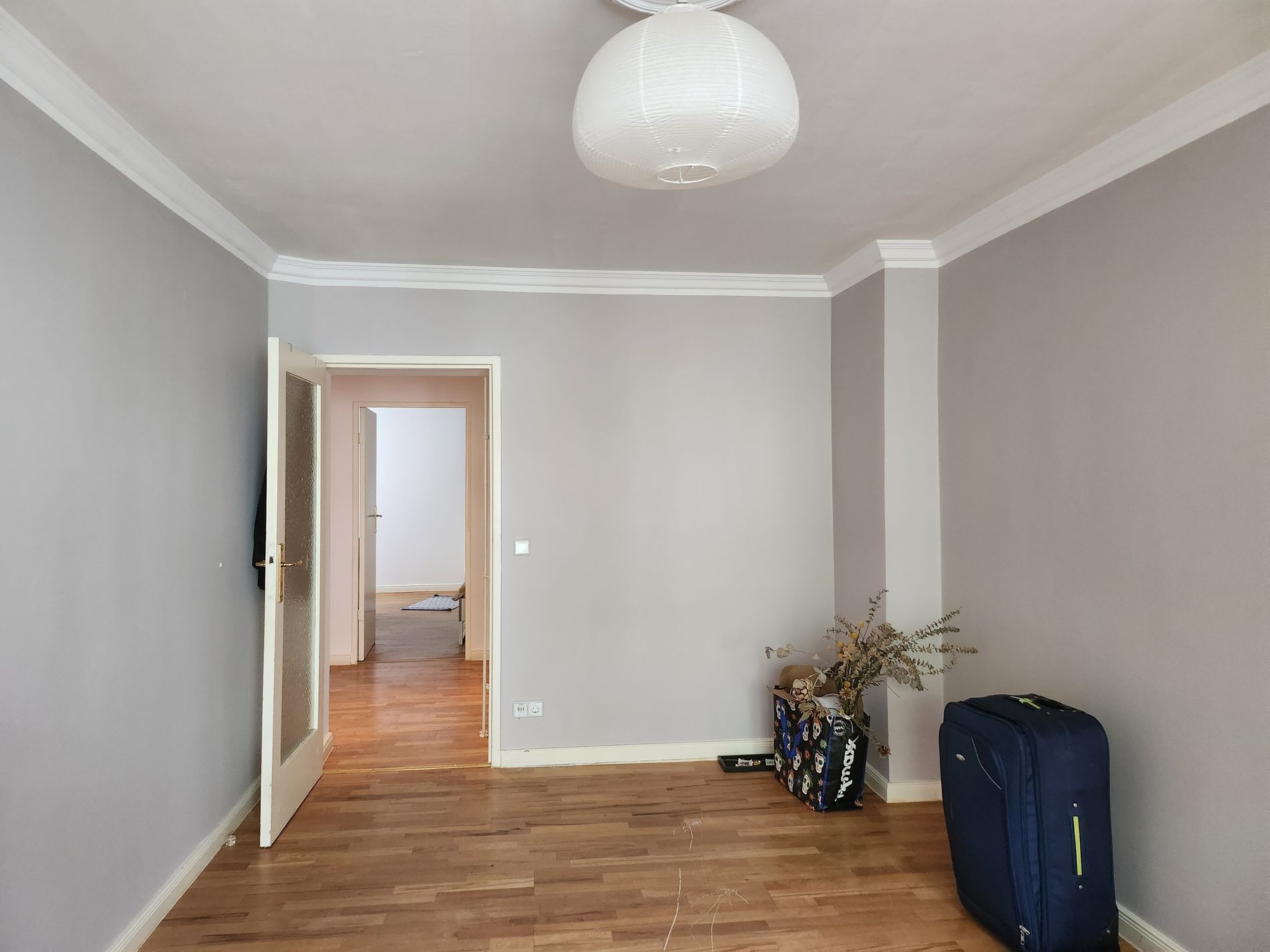 Thumbnail-Bezugsfreie schöne möblierte 2,5 Zimmer Wohnung in Tiergarten Moabit mit Wintergarten