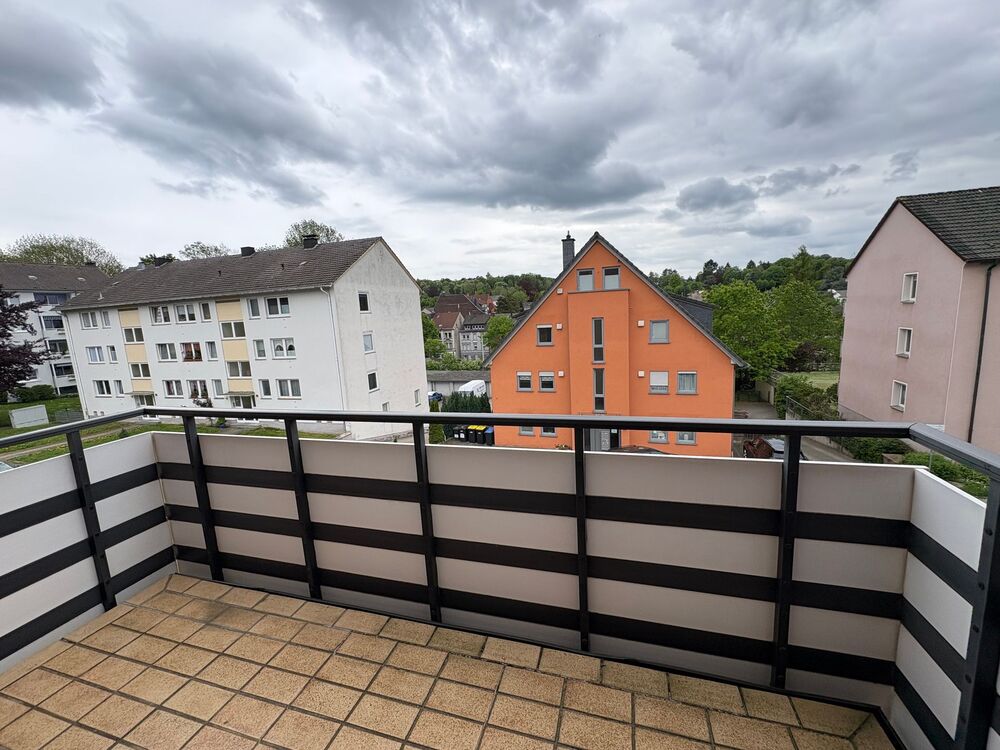 Thumbnail-Renovierte 3,5 Zimmer-Wohnung mit Balkon + Tageslichtbad im Hochschulviertel