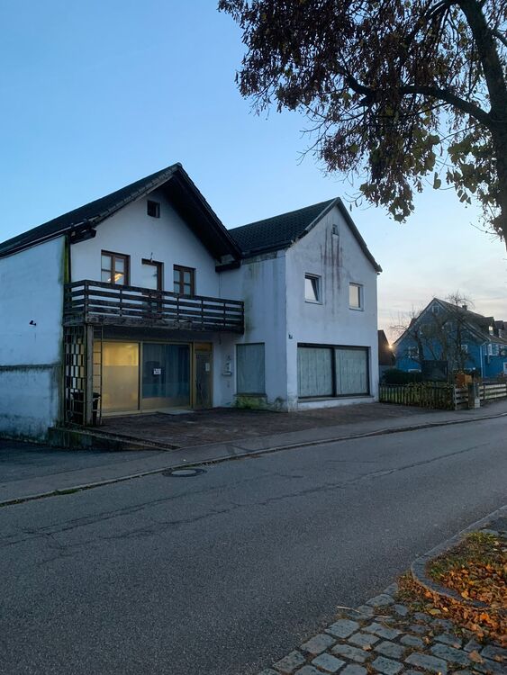 Thumbnail-Zwei Einfamilienhäuser mit viel Platz im Zentrum von 84085 Langquaid