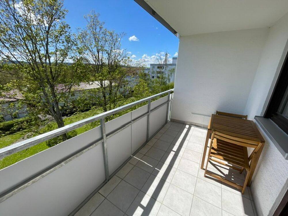Thumbnail-Möblierte 1-Zi Wohnung mit Südbalkon in ruhiger und stadtnaher Lage