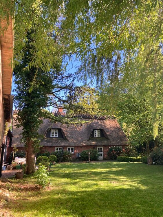 Thumbnail-Traumhaftes Reetdach-Ein-Zweifamilienhaus mit parkähnlichem Garten in Angeln
