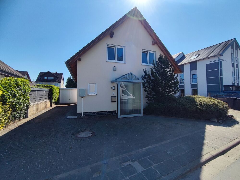 Thumbnail-Gepflegtes Einfamilienhaus mit Garage und schönem Grundstück in Groß-Zimmern (Courtage-frei)