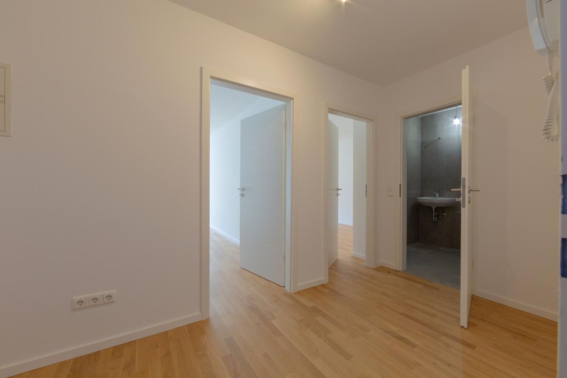 Thumbnail-Charmante, neu renovierte Gartenwohnung mit 55㎡ Wohnfläche in München-Freimann - ab sofort!