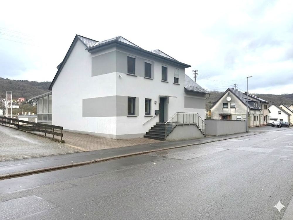 Thumbnail-Attraktives und modernisiertes Einfamilienhaus mit Einliegerwohnung