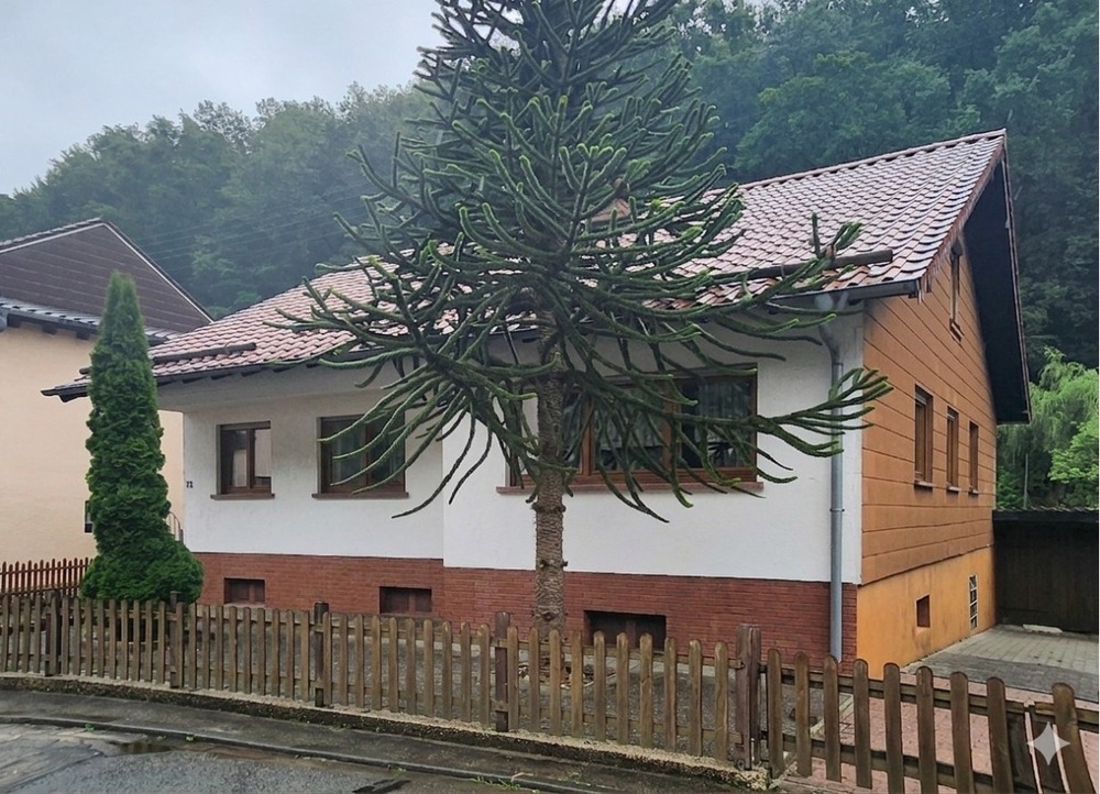 Thumbnail-Freistehendes Einfamilienhaus in Obernheim-Kirchenarnbach – Ihr neues Zuhause mit Garten wartet