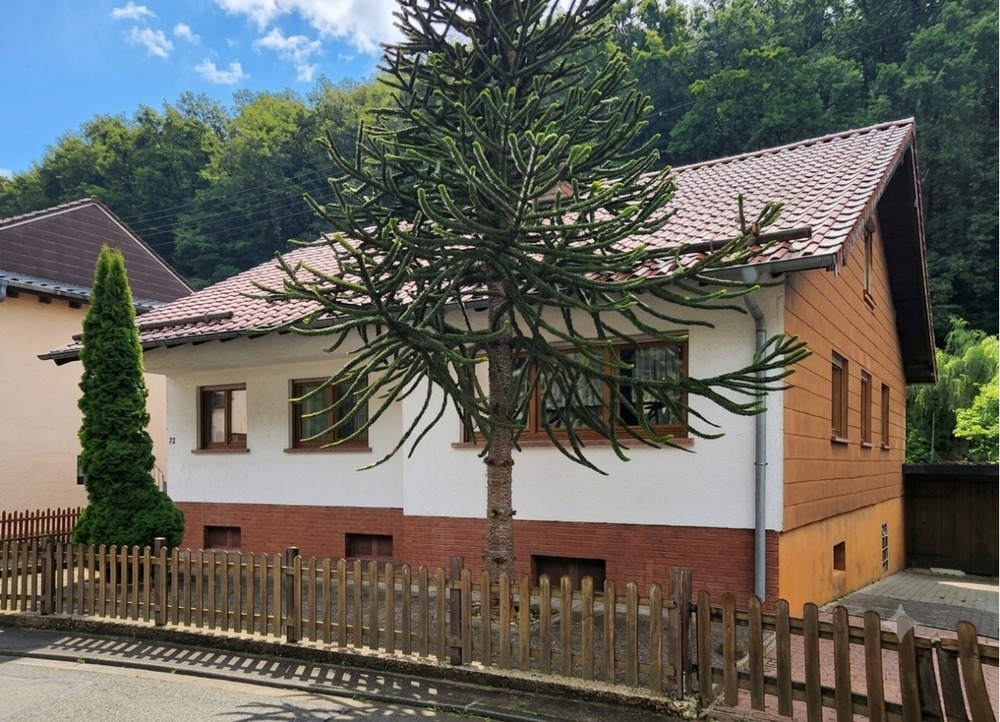 Thumbnail-Freistehendes Einfamilienhaus in Obernheim-Kirchenarnbach – Ihr neues Zuhause mit Garten wartet