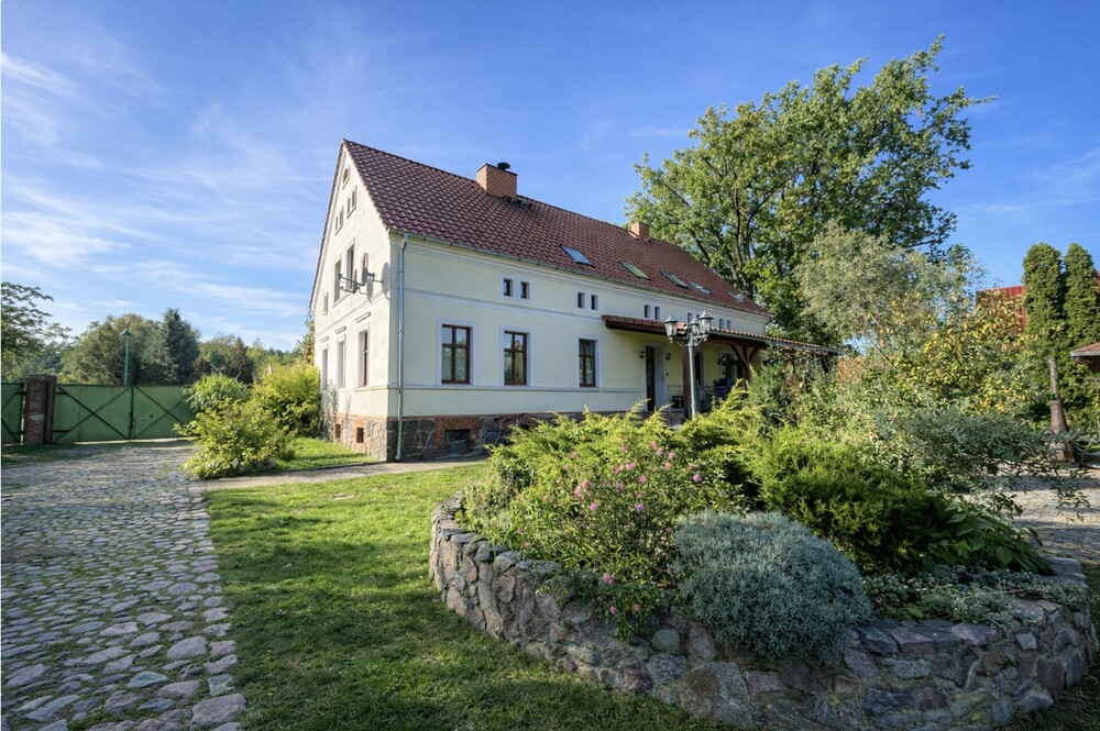 Thumbnail-saniertes MFH in Lindow – 5 WE Neuvermietung möglich & Scheune – Kapitalanlage oder Selbstnutzung !