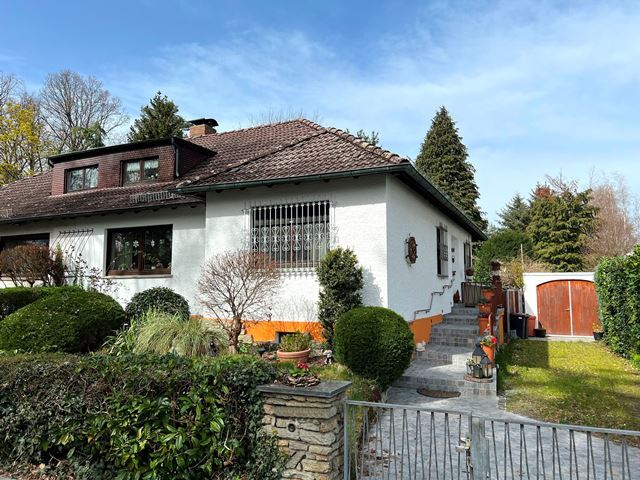 Thumbnail-Keine Käuferprovision! Charmante Doppelhaushälfte mit Traumgrundstück in DreieichBuchschlag!