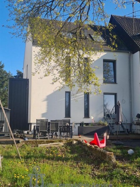 Thumbnail-Modernes lichtdurchflutetes Einfamilienhaus mit PV-Anlage in bevorzugter Wohnlage von Homburg