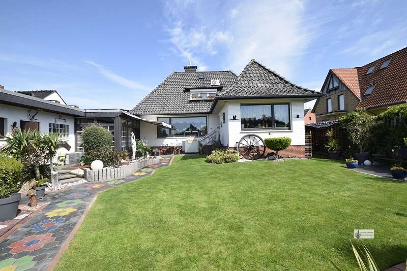 Thumbnail-Verspieltes Haus Garten, Garage, Pool Yaccuzzi, TOP Einrichtung, PV Anlage, Einfach SUPER!