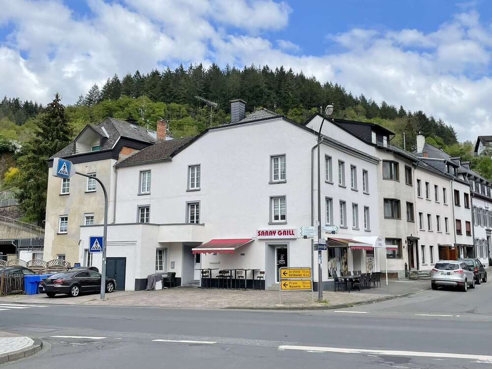Thumbnail-Haus zum Kaufen in Neuerburg 295.000,00 € 316 m²