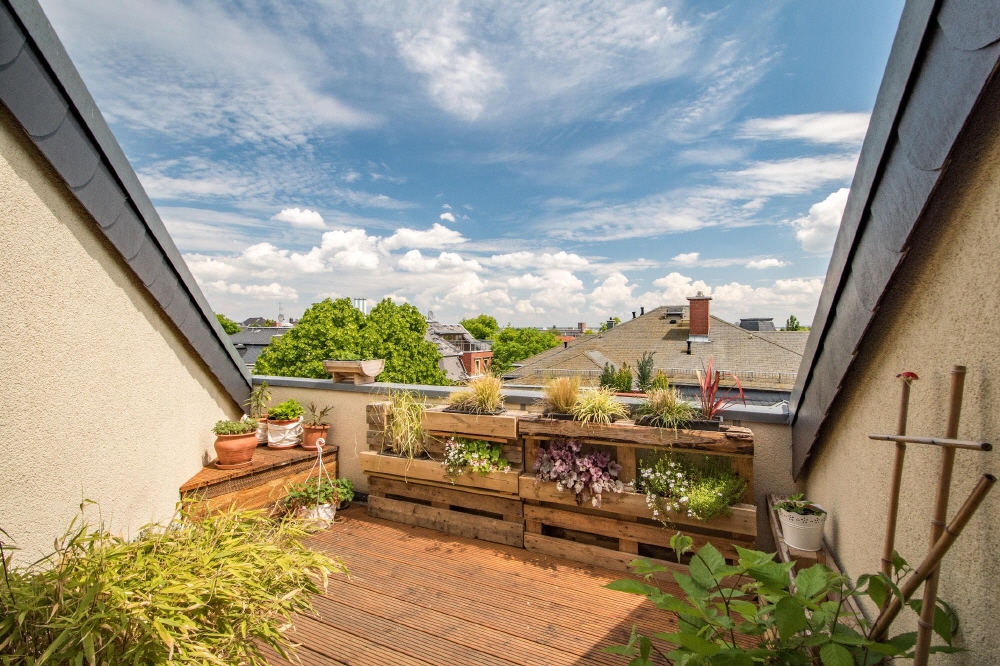 Thumbnail-DACHTERRASSE – WANNEN-DUSCHBAD MIT FENSTER – GÄSTE-WC – EINBAUKÜCHE – MAISONETTE