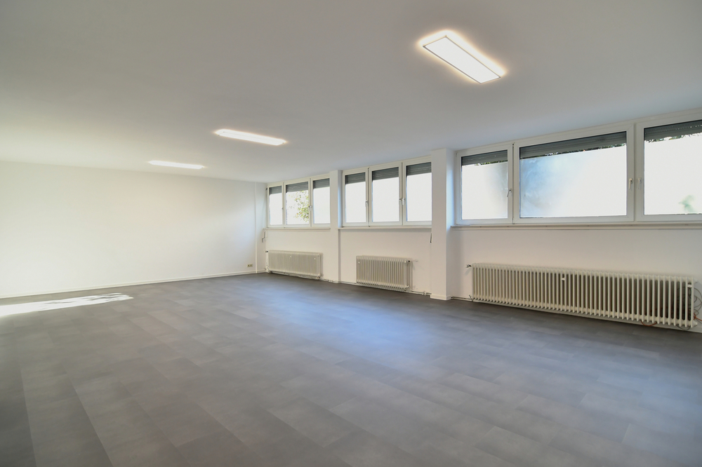 Thumbnail-Ein bis drei Räume, Empfang, WC + Teeküche... frisch renoviert extra für Sie!