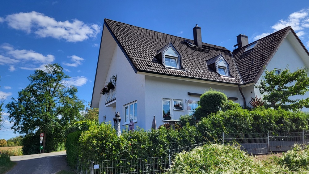 Thumbnail-moderne DHH mit Einliegerwohnung im 