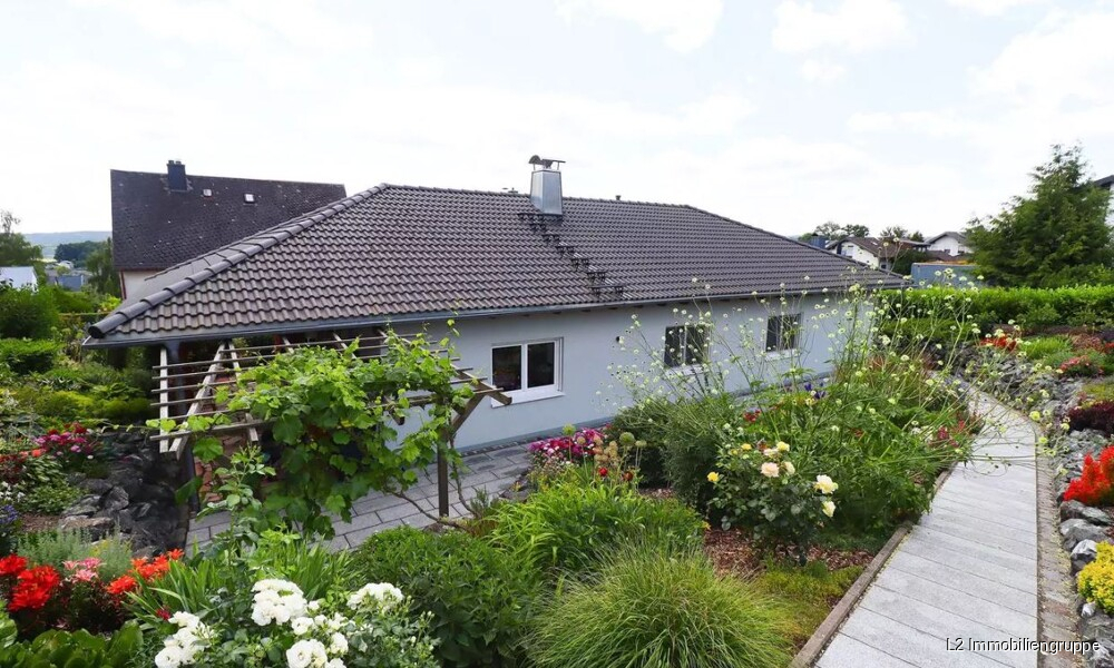 Thumbnail-PROVISIONSFREI! Wohnträume werden wahr- Neuwertiger Bungalow im romantischen Kurort Bad Steben