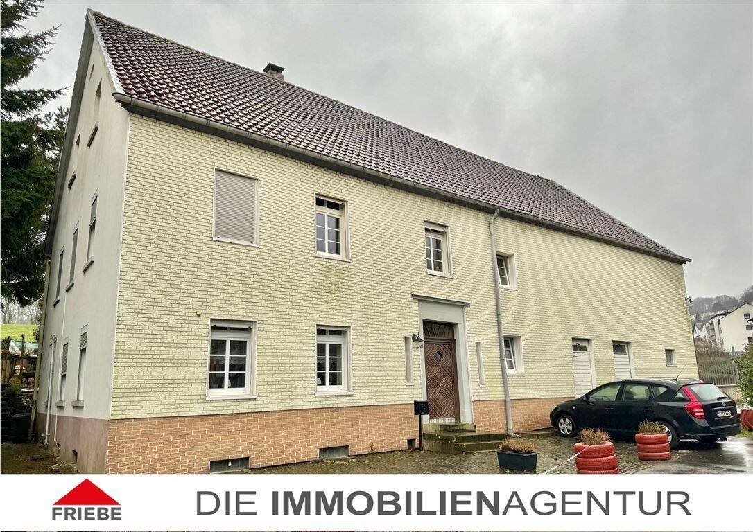 Thumbnail-Bauernhaus mit Nebengebäuden in ländlicher Sackgassenlage