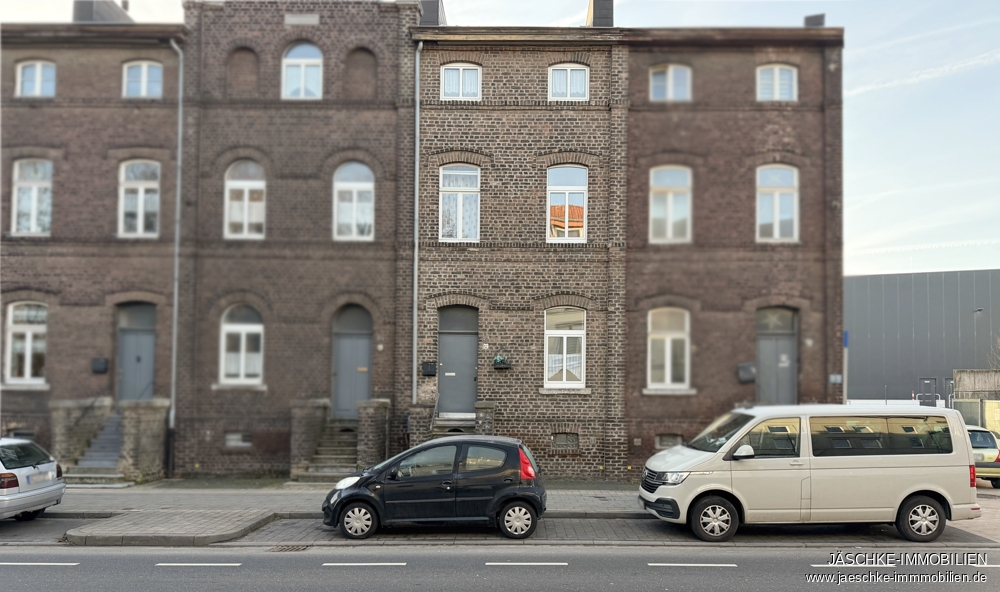 Thumbnail-JÄSCHKE - Charmantes denkmalgeschütztes Reihenhaus mit Ausbaupotenzial